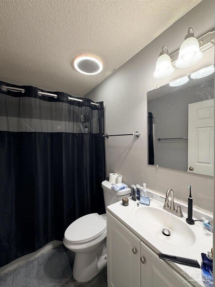 Building Photo - 5877 Tryton Cir