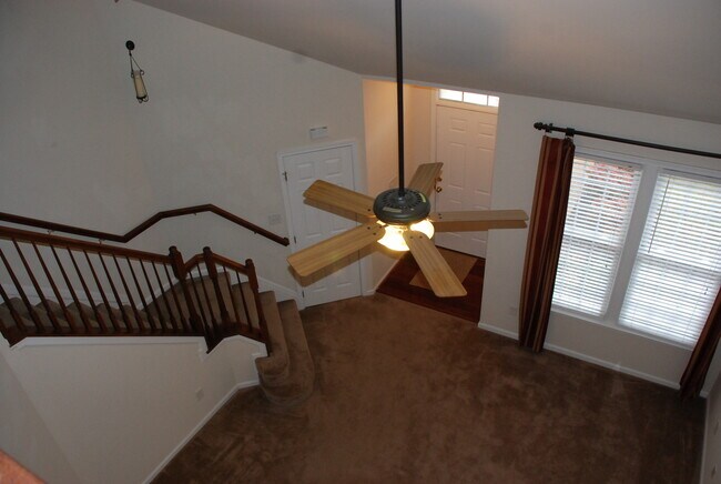 Building Photo - Well Maintained Townhome in Colonial Heritage in Williamsburg