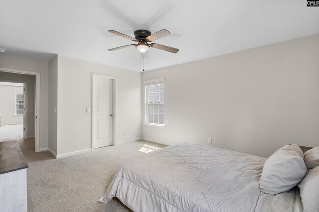Building Photo - 810 Marigold Ln