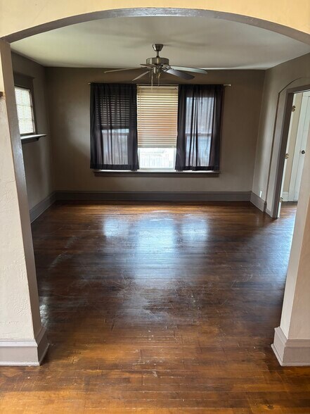 Different view - 812 Swift Ave