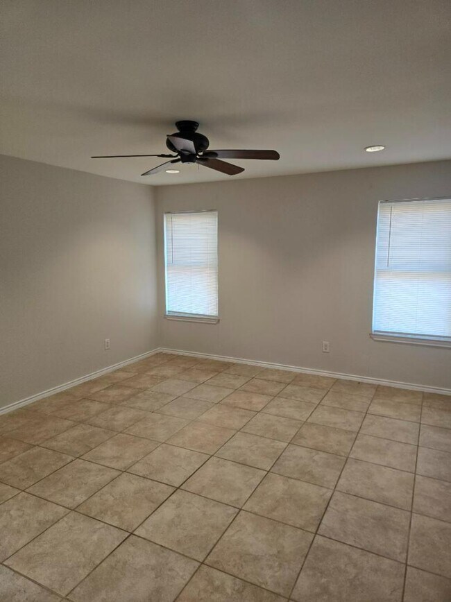 Building Photo - 1714 Mimosa Ln