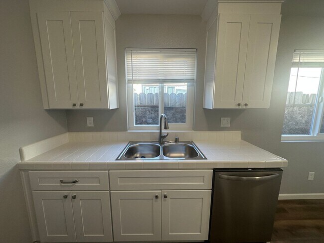 Building Photo - 9523 Bancroft Way