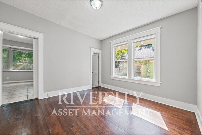 Building Photo - Step into a piece of Memphis history with this stunning, newly renovated home!!! Section 8 Welcom...