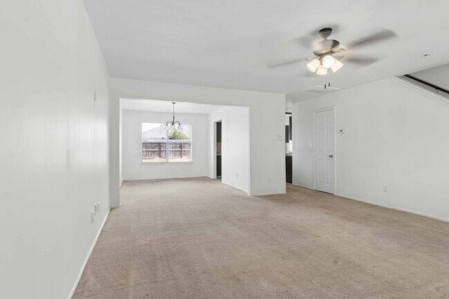 Building Photo - 10418 Iris Lake Ct