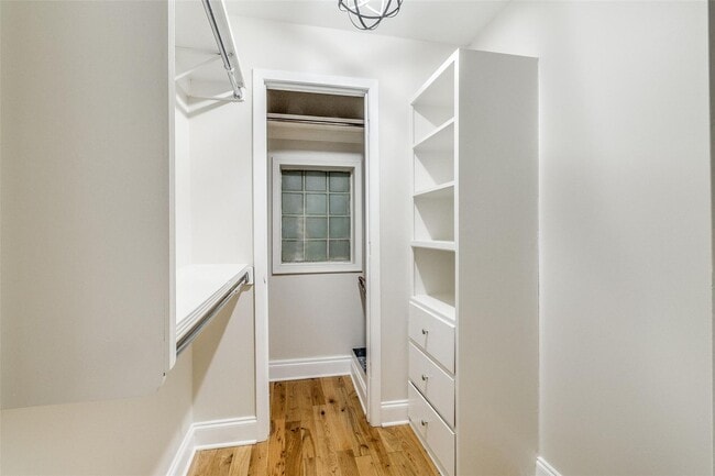 Building Photo - 7350 Fieldgate Dr