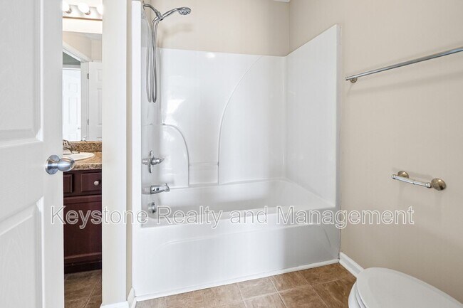 Building Photo - 816 Oak Arbor Ct