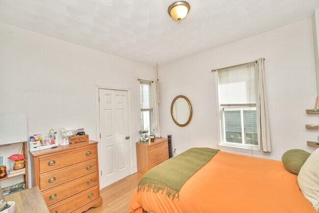 Building Photo - 88 Pearl St