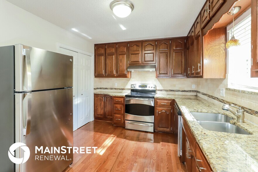 Building Photo - 1401 NE 114 St