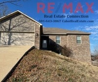 Building Photo - Sorry No Smoking and Pets Permitted with R...