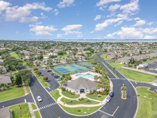 Building Photo - 611 Oceanside Blvd