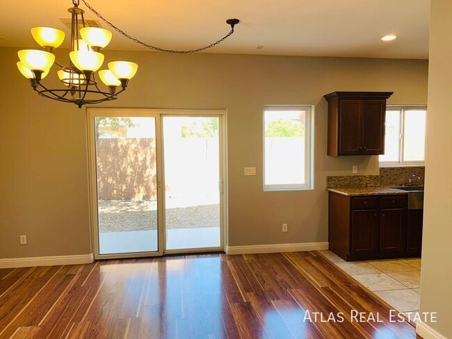 Building Photo - 6882 Majestic Palm Dr