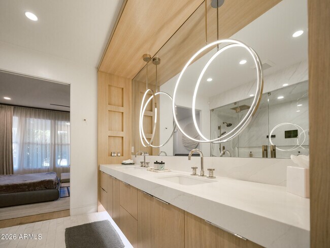 Building Photo - 2024 E Granite View Dr