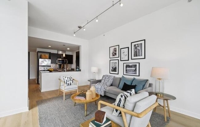 Building Photo - APARTMENT