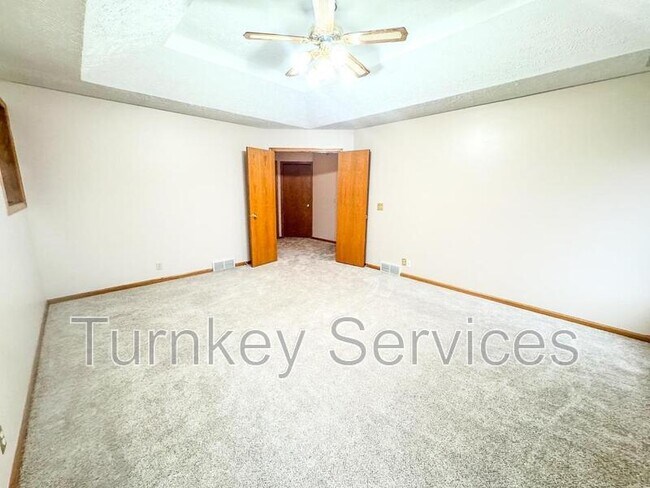 Building Photo - 15718 Lafayette Ave