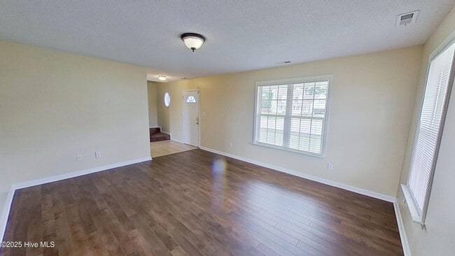Building Photo - 108 Chastain Dr
