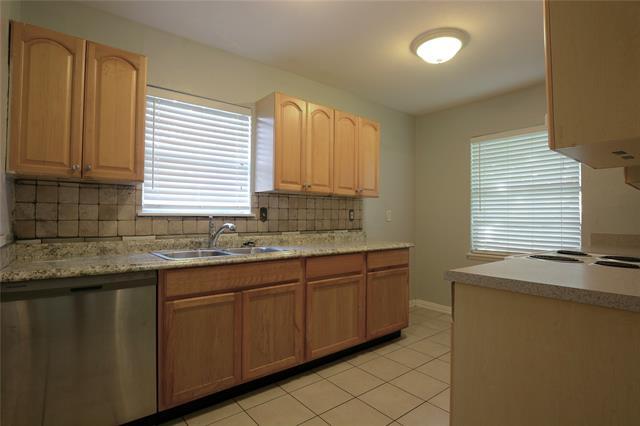 Building Photo - 3721 McKinley Dr