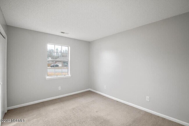 Building Photo - 424 Singletree Dr