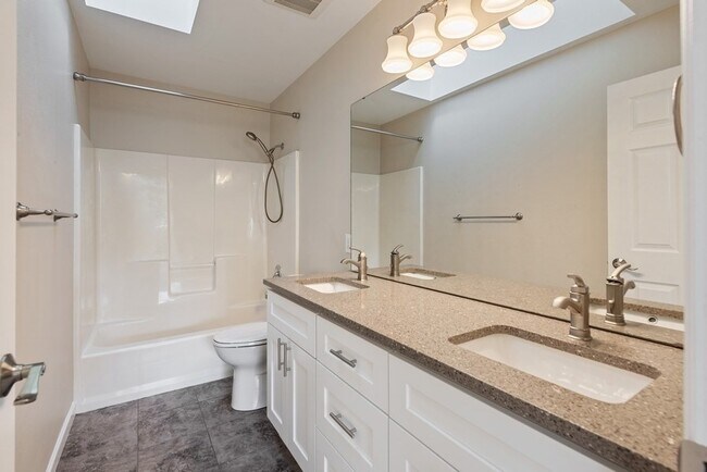 Building Photo - 207 79th Pl SW