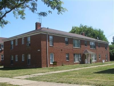 Primary Photo - 17918 Lake Shore Blvd