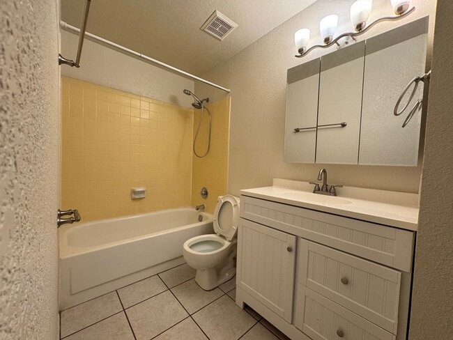 Building Photo - 3BR/2BA , 1406 sq.ft. rental in Sierra Vista, AZ