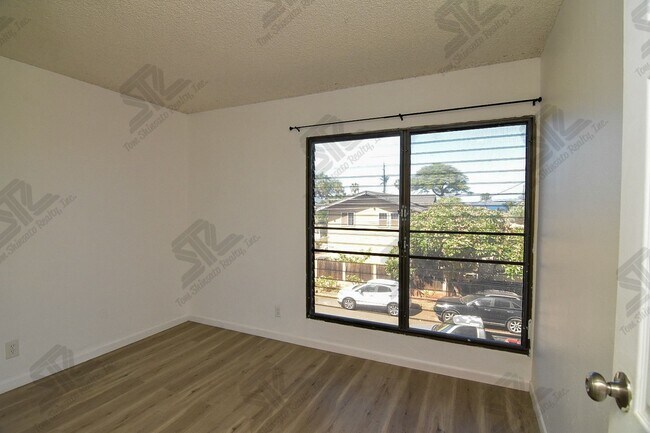 Building Photo - 87-123-123 Helelua St