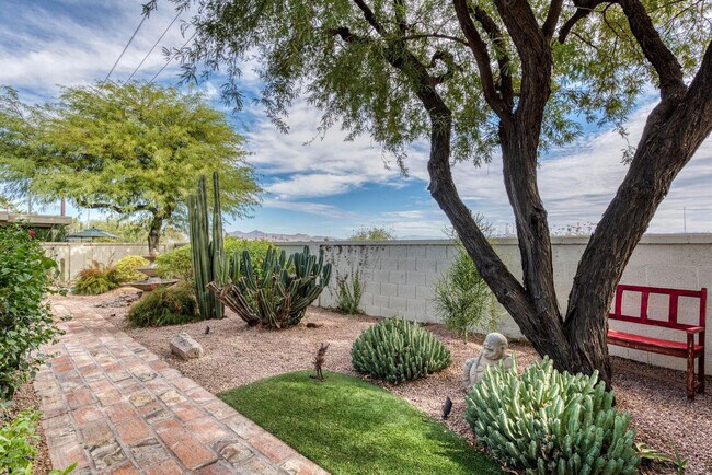 Building Photo - 4111 N 87th Pl