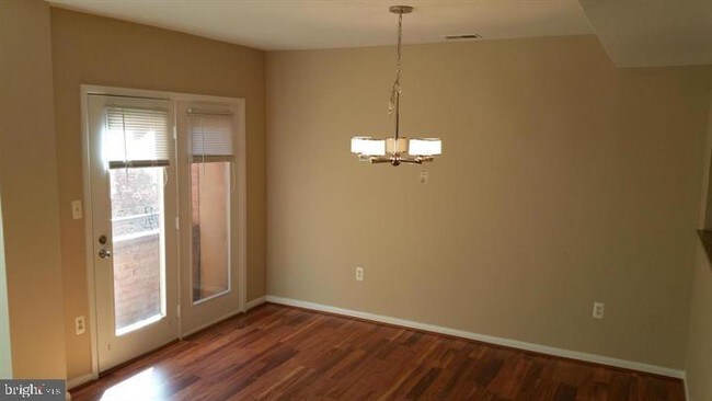 Building Photo - 123 W Barre St