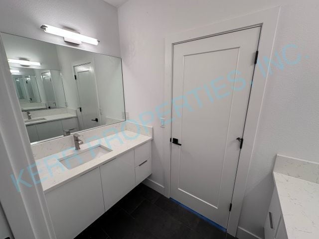 Building Photo - LOCATING OCCUPANTS FOR THE HOMEOWNERS! Charming 3-Bed Home with 3.5 Baths in Vibrant NE Portland ...