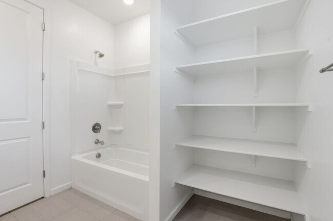 Building Photo - Stunning Queen Creek Home – Modern Comfort...