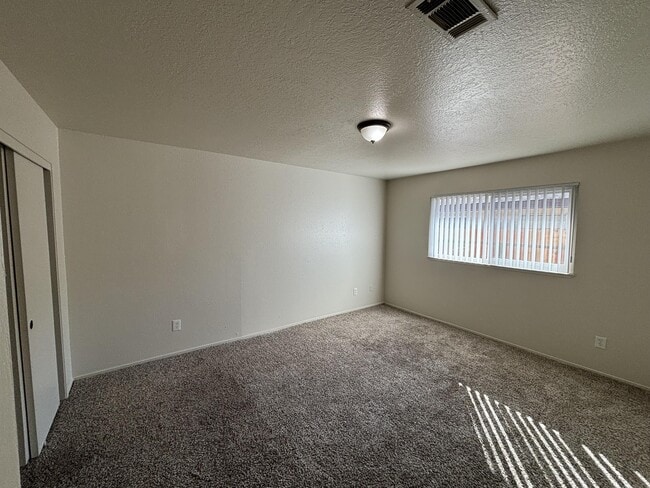 Building Photo - 3509 Shawnee Dr
