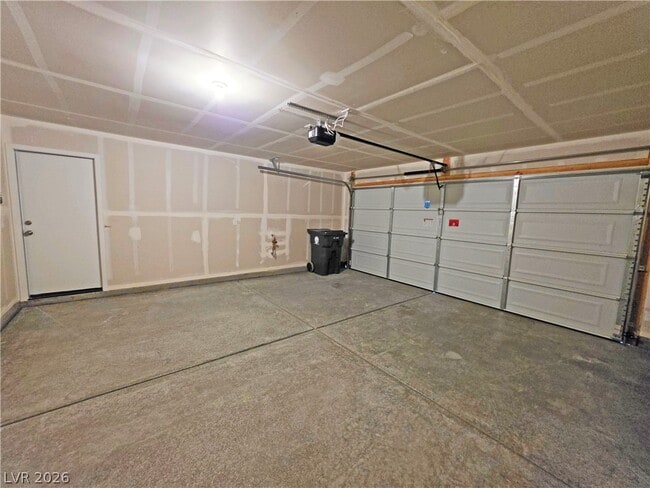 Building Photo - 710 Huyana Wind Dr