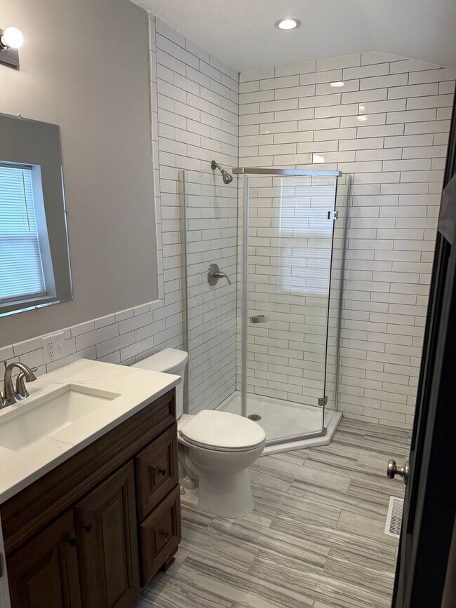 Building Photo - Hickory Duplex