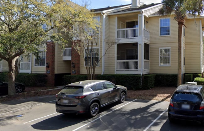 Building Photo - Live at Long Grove