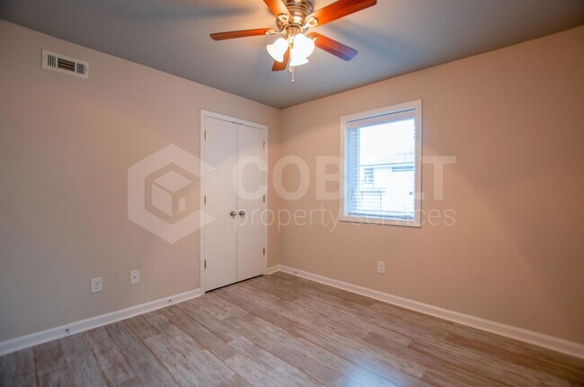 Building Photo - 271 Glen Iris Dr NE