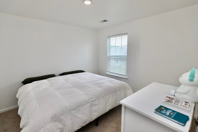 Building Photo - 2037 Elmridge Rd