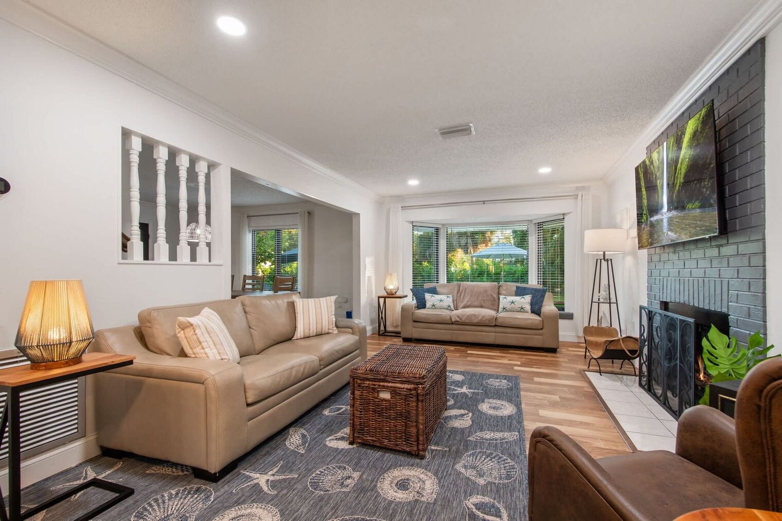 Building Photo - 612 Montezuma Dr