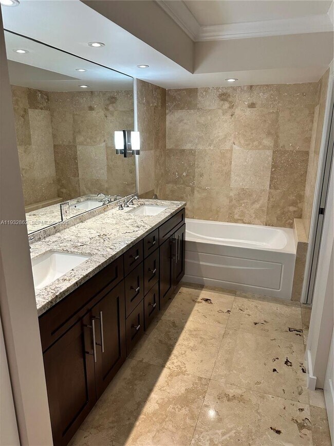 Building Photo - 3530 Mystic Pointe Dr