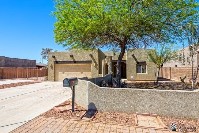 Building Photo - 11626 S Dorothy Dr