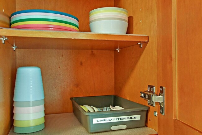 Building Photo - 915 W Pacific Ave