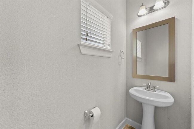 Building Photo - 9611 Knights Station Dr