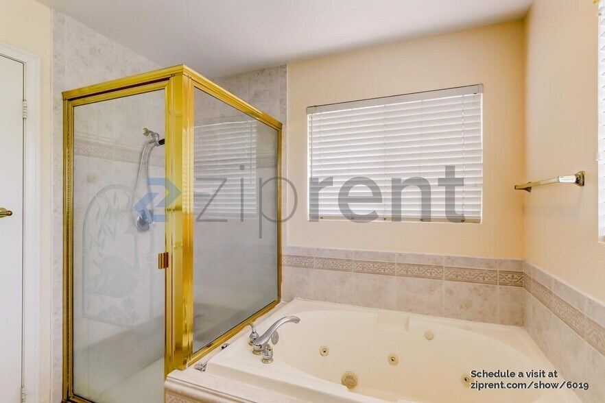 Building Photo - 333 S Orange Ave