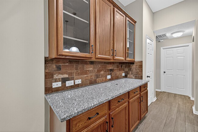 Building Photo - 7527 Rain Meadow Ln