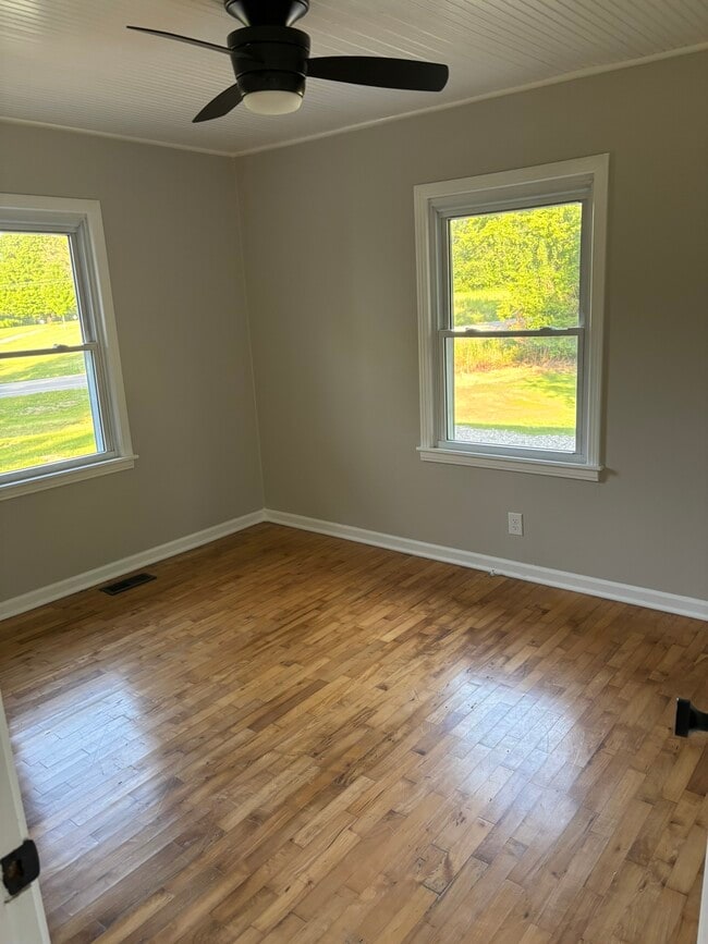 Building Photo - 10535 Hwy 231