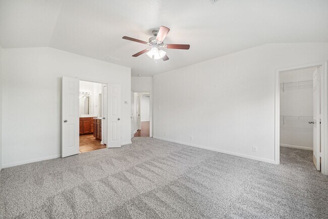 Building Photo - Alamo Ranch Gated Community