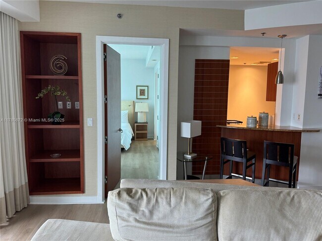 Building Photo - 1395 Brickell Ave