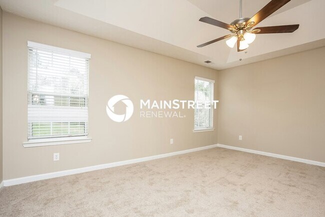 Building Photo - 4 Bedroom Pet-Friendly Home in Douglasville, GA with Main Street Renewal