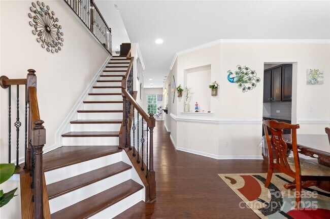 Building Photo - 5086 Waterloo Dr