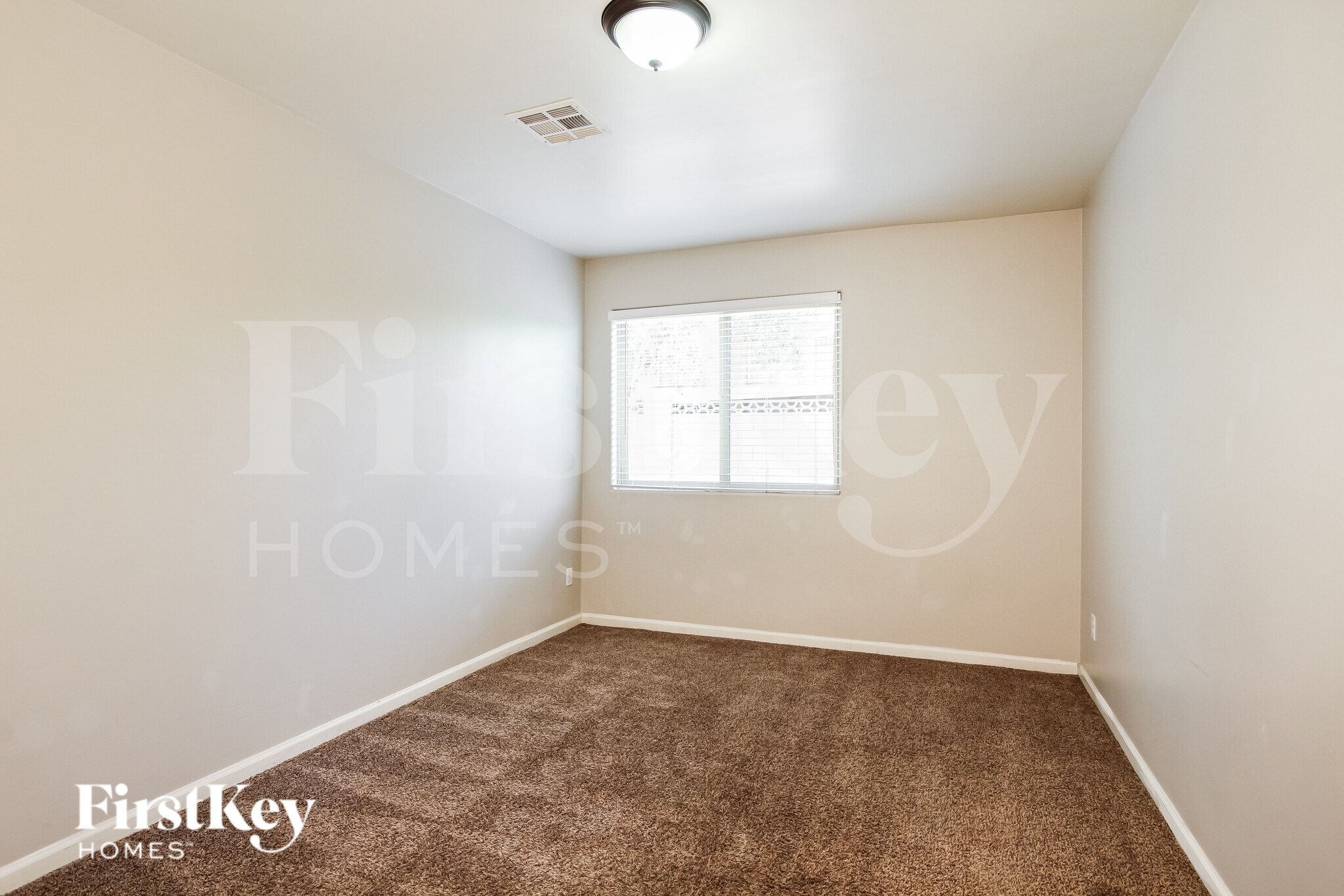 Building Photo - 2722 E Cactus Rd