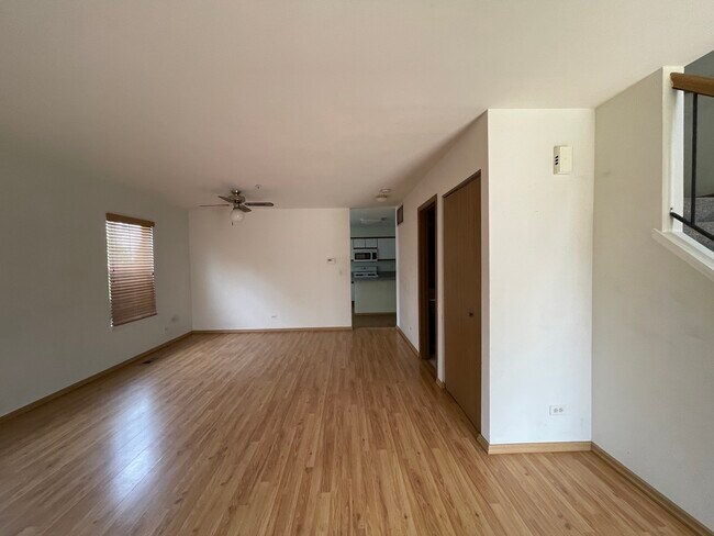 Building Photo - 1350 Orleans Dr
