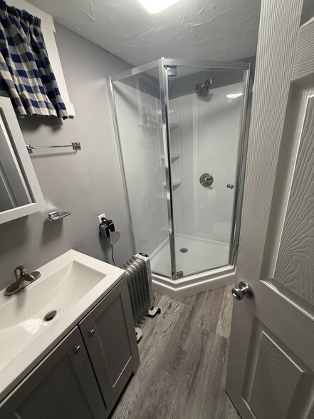 Building Photo - 45 Deerfield St